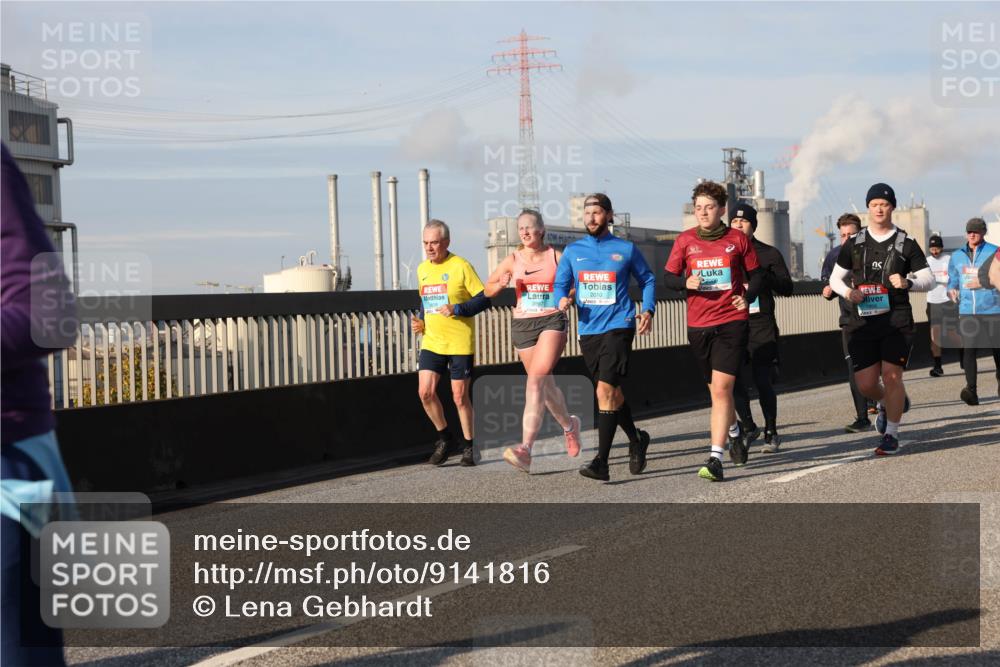 03.10.2025 - Köhlbrandbrückenlauf Lena Gebhardt http://msf.ph/oto/9141816 03.10.2025 09:59:39 Position 2 2009, 2010, 2867 meine-sportfotos.de