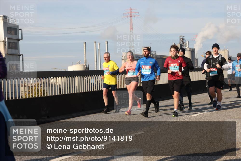03.10.2025 - Köhlbrandbrückenlauf Lena Gebhardt http://msf.ph/oto/9141819 03.10.2025 09:59:39 Position 2 2009, 2010, 2867 meine-sportfotos.de