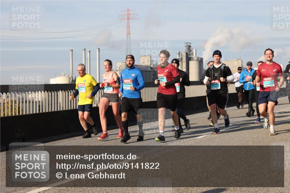 03.10.2025 - Köhlbrandbrückenlauf Lena Gebhardt http://msf.ph/oto/9141822 03.10.2025 09:59:40 Position 2 2009, 2010, 3762 meine-sportfotos.de