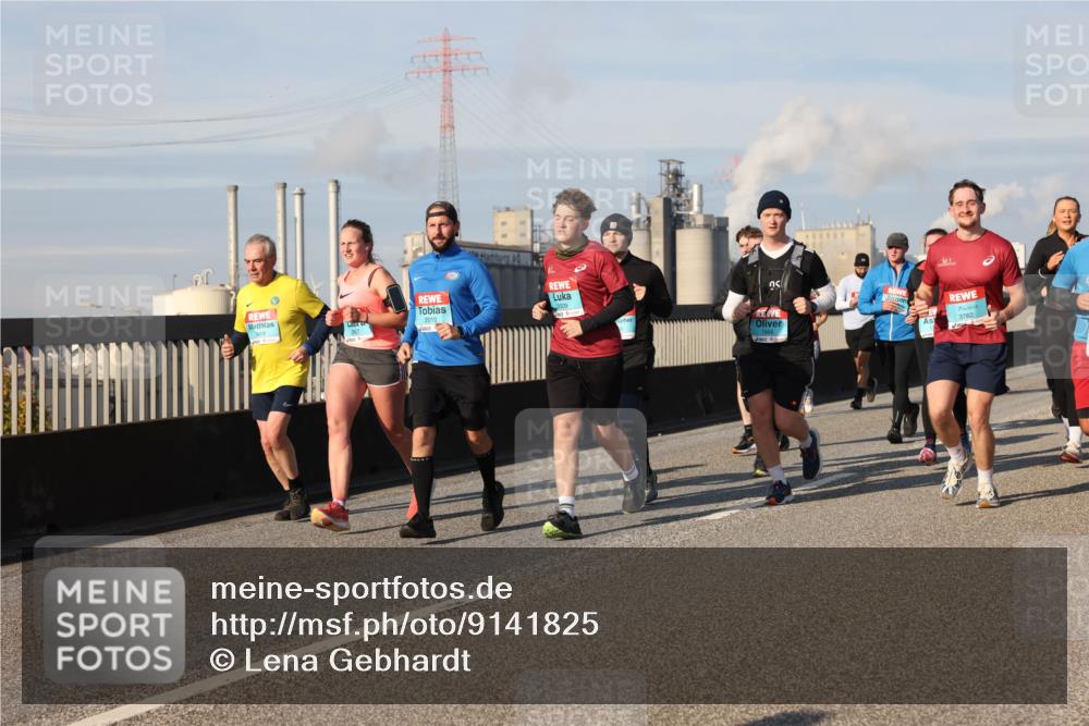 03.10.2025 - Köhlbrandbrückenlauf Lena Gebhardt http://msf.ph/oto/9141825 03.10.2025 09:59:40 Position 2 2010, 3762 meine-sportfotos.de