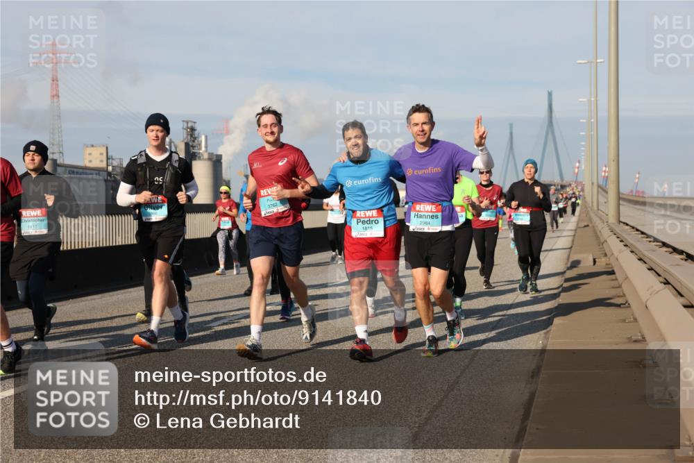03.10.2025 - Köhlbrandbrückenlauf Lena Gebhardt http://msf.ph/oto/9141840 03.10.2025 09:59:41 Position 2 1810, 1866, 3762, 1815, 2984 meine-sportfotos.de