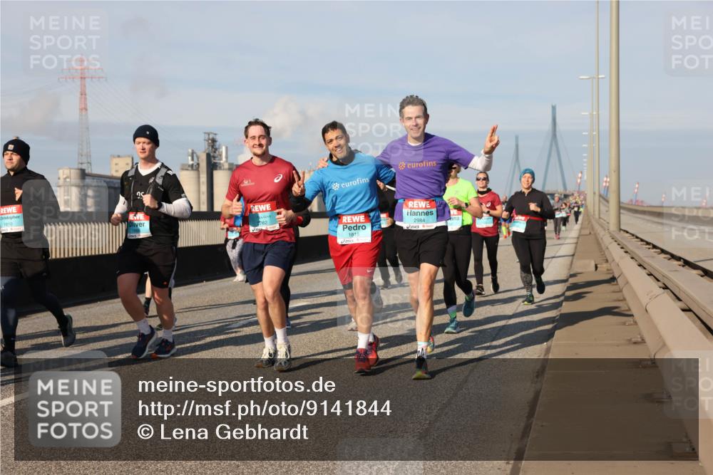 03.10.2025 - Köhlbrandbrückenlauf Lena Gebhardt http://msf.ph/oto/9141844 03.10.2025 09:59:41 Position 2 1810, 762, 1815, 2984 meine-sportfotos.de