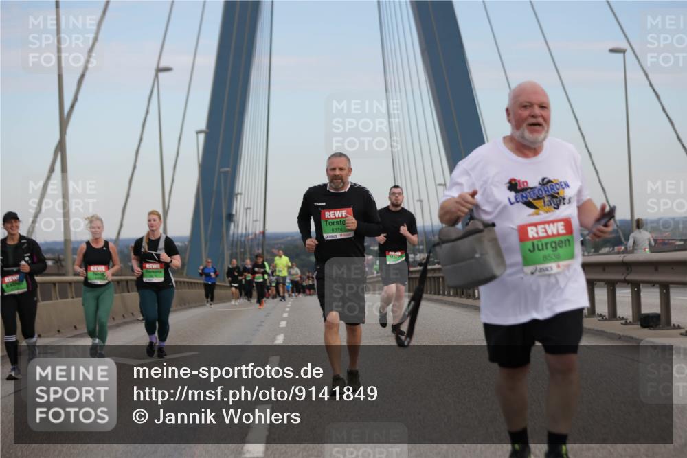 03.10.2025 - Köhlbrandbrückenlauf Jannik Wohlers http://msf.ph/oto/9141849 03.10.2025 15:39:21 Position 1 8374, 8538 meine-sportfotos.de