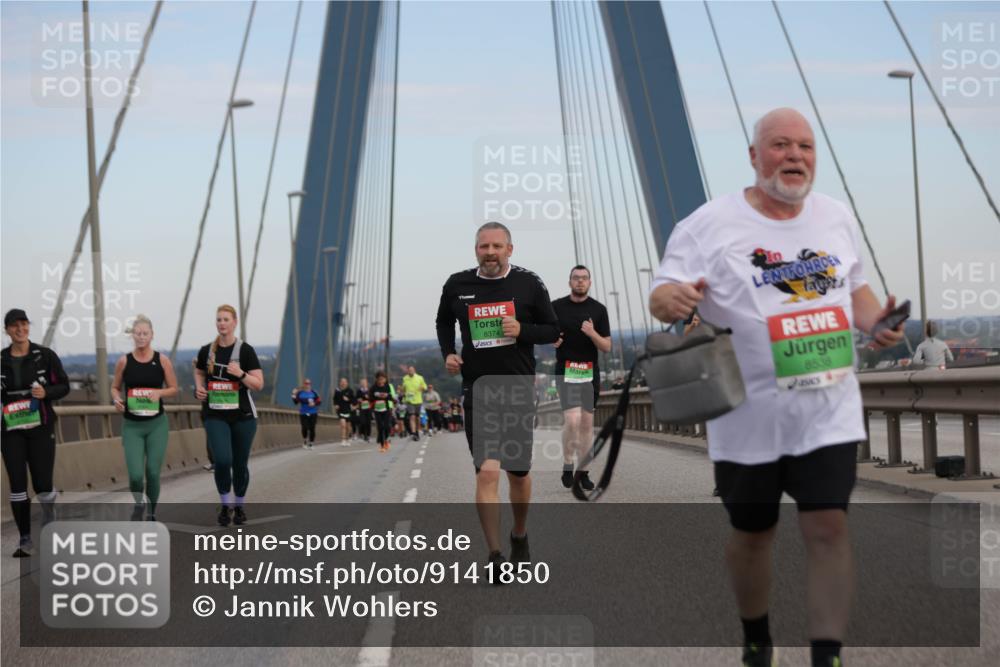 03.10.2025 - Köhlbrandbrückenlauf Jannik Wohlers http://msf.ph/oto/9141850 03.10.2025 15:39:21 Position 1 8374, 8538 meine-sportfotos.de