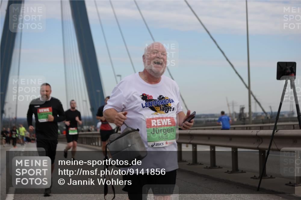 03.10.2025 - Köhlbrandbrückenlauf Jannik Wohlers http://msf.ph/oto/9141856 03.10.2025 15:39:22 Position 1 8538 meine-sportfotos.de