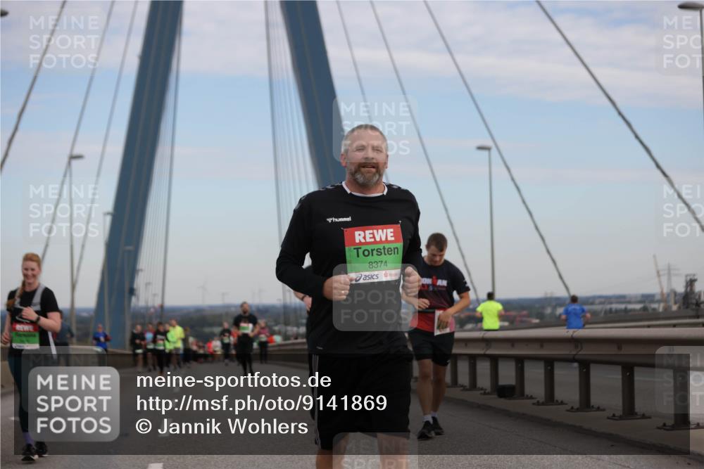 03.10.2025 - Köhlbrandbrückenlauf Jannik Wohlers http://msf.ph/oto/9141869 03.10.2025 15:39:23 Position 1 8374 meine-sportfotos.de