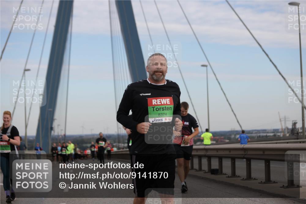 03.10.2025 - Köhlbrandbrückenlauf Jannik Wohlers http://msf.ph/oto/9141870 03.10.2025 15:39:23 Position 1 8374 meine-sportfotos.de