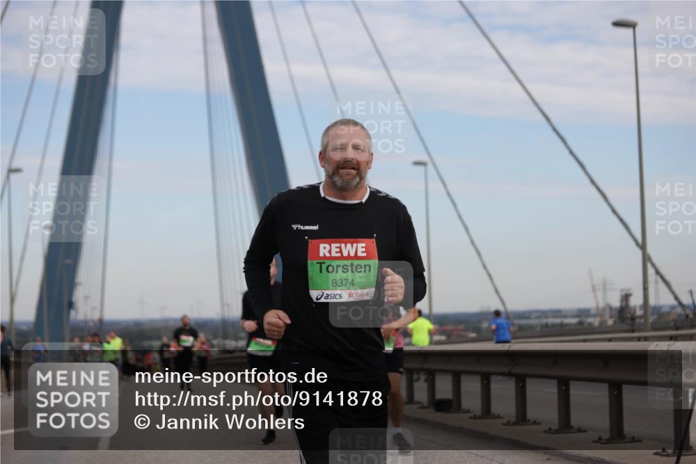 03.10.2025 - Köhlbrandbrückenlauf Jannik Wohlers http://msf.ph/oto/9141878 03.10.2025 15:39:24 Position 1 8374 meine-sportfotos.de