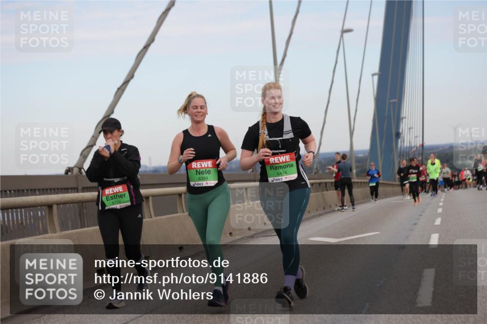 03.10.2025 - Köhlbrandbrückenlauf Jannik Wohlers http://msf.ph/oto/9141886 03.10.2025 15:39:25 Position 1 8723, 8394, 8414 meine-sportfotos.de