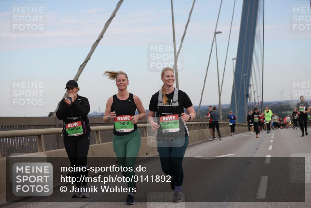 03.10.2025 - Köhlbrandbrückenlauf Jannik Wohlers http://msf.ph/oto/9141892 03.10.2025 15:39:25 Position 1 8723, 8394, 8414 meine-sportfotos.de
