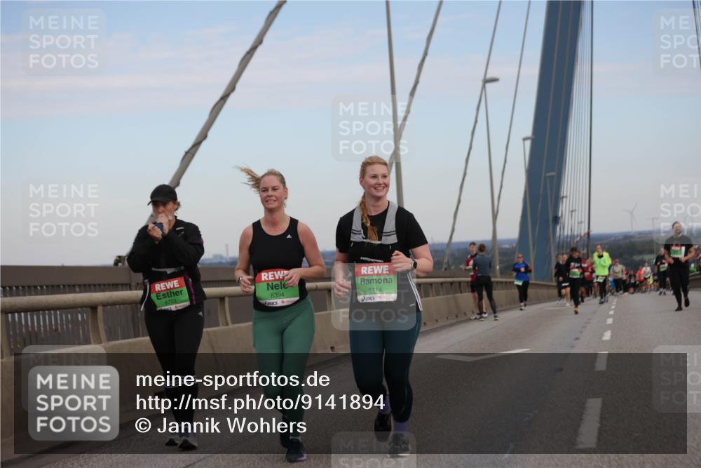 03.10.2025 - Köhlbrandbrückenlauf Jannik Wohlers http://msf.ph/oto/9141894 03.10.2025 15:39:25 Position 1 8723, 8394, 8414 meine-sportfotos.de