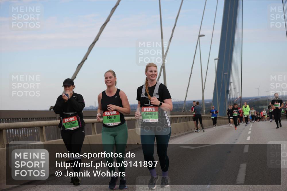 03.10.2025 - Köhlbrandbrückenlauf Jannik Wohlers http://msf.ph/oto/9141897 03.10.2025 15:39:25 Position 1 8723, 8394, 8414 meine-sportfotos.de