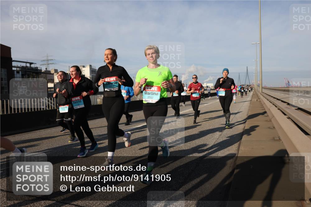 03.10.2025 - Köhlbrandbrückenlauf Lena Gebhardt http://msf.ph/oto/9141905 03.10.2025 09:59:43 Position 2 1778, 2502 meine-sportfotos.de