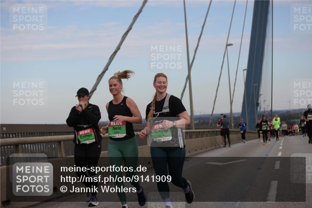 03.10.2025 - Köhlbrandbrückenlauf Jannik Wohlers http://msf.ph/oto/9141909 03.10.2025 15:39:25 Position 1 8723, 8394, 8414 meine-sportfotos.de