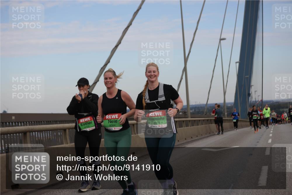 03.10.2025 - Köhlbrandbrückenlauf Jannik Wohlers http://msf.ph/oto/9141910 03.10.2025 15:39:25 Position 1 8723, 8394, 8414 meine-sportfotos.de