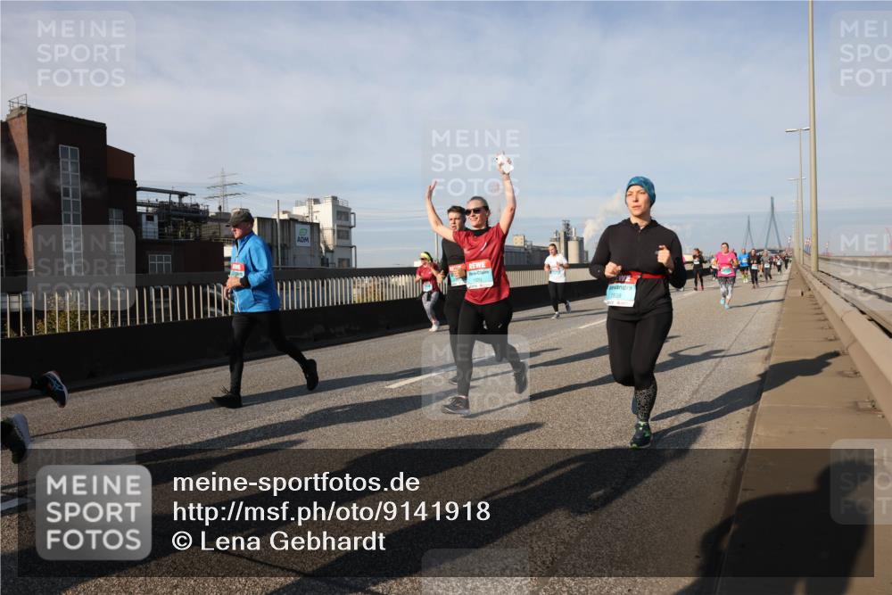 03.10.2025 - Köhlbrandbrückenlauf Lena Gebhardt http://msf.ph/oto/9141918 03.10.2025 09:59:44 Position 2  meine-sportfotos.de