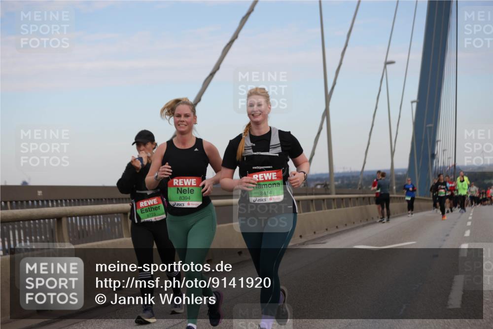 03.10.2025 - Köhlbrandbrückenlauf Jannik Wohlers http://msf.ph/oto/9141920 03.10.2025 15:39:25 Position 1 8723, 8394, 8414 meine-sportfotos.de