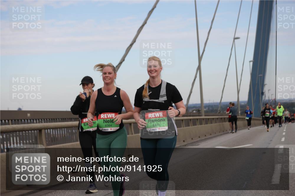 03.10.2025 - Köhlbrandbrückenlauf Jannik Wohlers http://msf.ph/oto/9141925 03.10.2025 15:39:26 Position 1 8723, 8394, 8414 meine-sportfotos.de