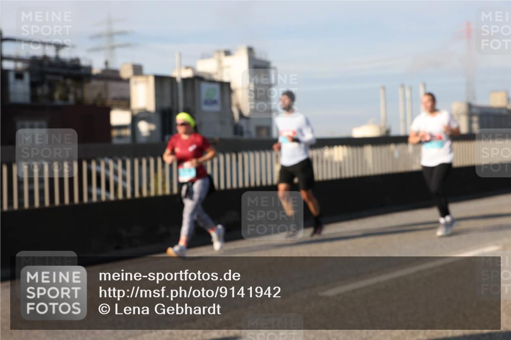 03.10.2025 - Köhlbrandbrückenlauf Lena Gebhardt http://msf.ph/oto/9141942 03.10.2025 09:59:46 Position 2  meine-sportfotos.de