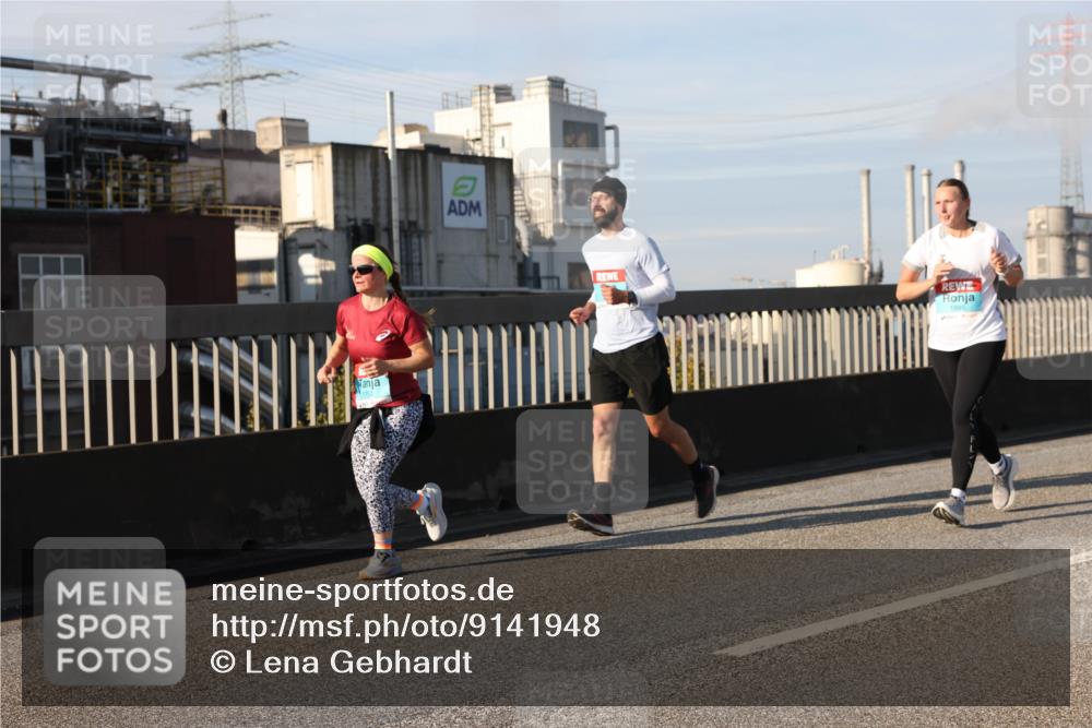 03.10.2025 - Köhlbrandbrückenlauf Lena Gebhardt http://msf.ph/oto/9141948 03.10.2025 09:59:46 Position 2 1885 meine-sportfotos.de