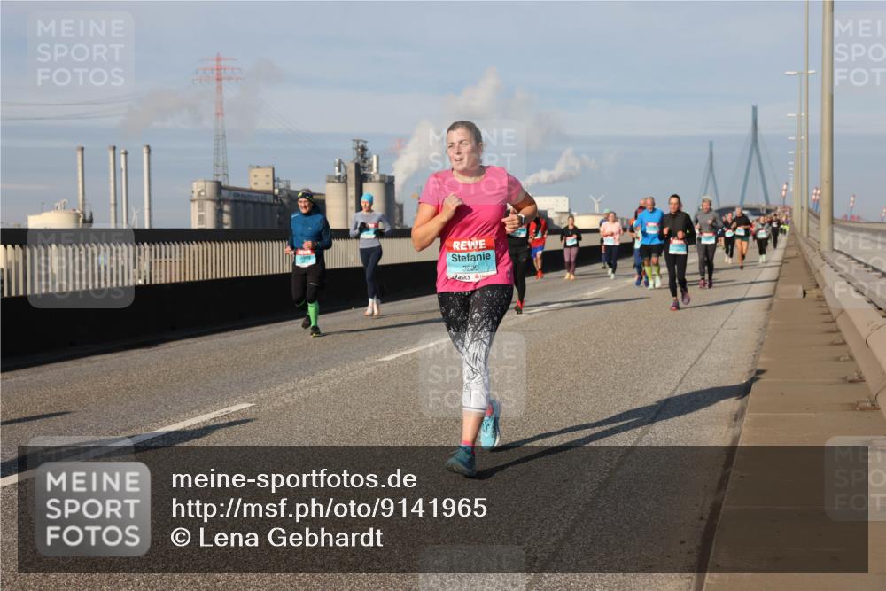 03.10.2025 - Köhlbrandbrückenlauf Lena Gebhardt http://msf.ph/oto/9141965 03.10.2025 09:59:48 Position 2 3239 meine-sportfotos.de