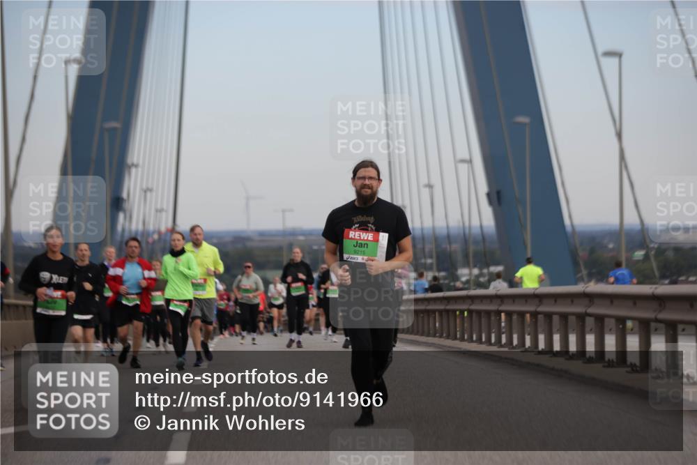 03.10.2025 - Köhlbrandbrückenlauf Jannik Wohlers http://msf.ph/oto/9141966 03.10.2025 15:39:31 Position 1 9215 meine-sportfotos.de