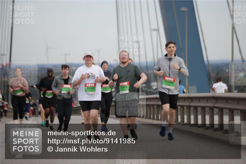 03.10.2025 - Köhlbrandbrückenlauf Jannik Wohlers http://msf.ph/oto/9141985 03.10.2025 15:40:29 Position 1 6499, 8751, 8749, 8750 meine-sportfotos.de