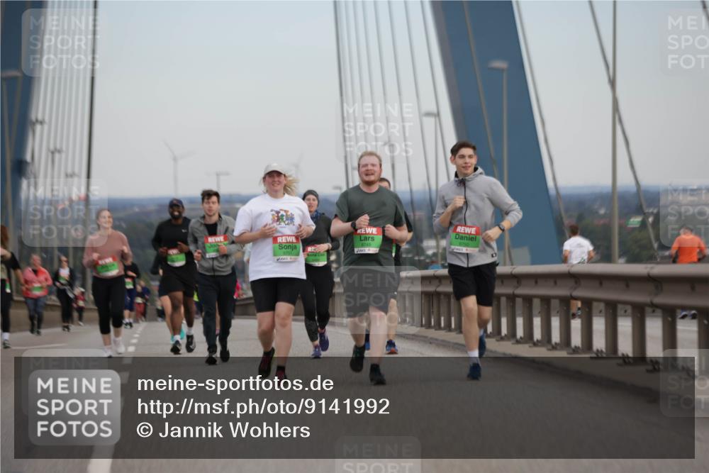 03.10.2025 - Köhlbrandbrückenlauf Jannik Wohlers http://msf.ph/oto/9141992 03.10.2025 15:40:29 Position 1 8749, 8751 meine-sportfotos.de