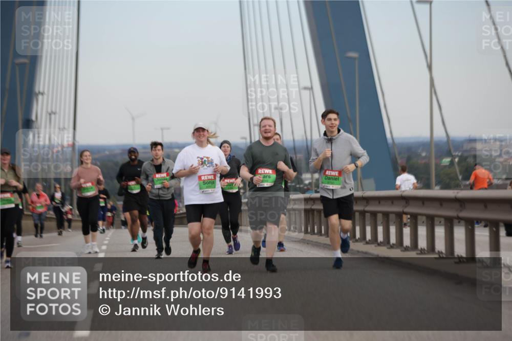 03.10.2025 - Köhlbrandbrückenlauf Jannik Wohlers http://msf.ph/oto/9141993 03.10.2025 15:40:29 Position 1 8749 meine-sportfotos.de