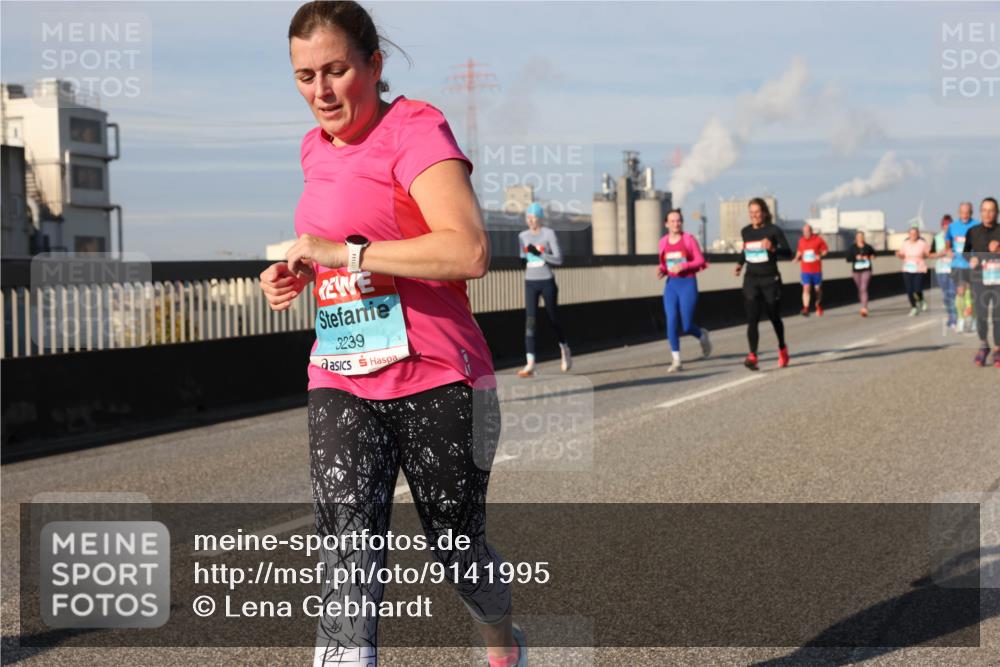 03.10.2025 - Köhlbrandbrückenlauf Lena Gebhardt http://msf.ph/oto/9141995 03.10.2025 09:59:49 Position 2 3239 meine-sportfotos.de