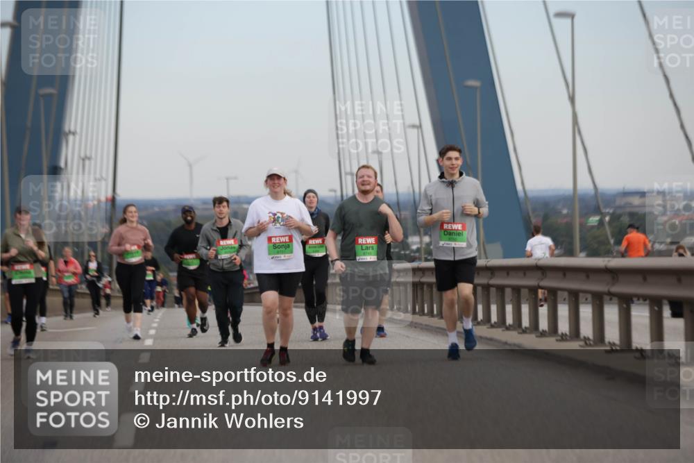 03.10.2025 - Köhlbrandbrückenlauf Jannik Wohlers http://msf.ph/oto/9141997 03.10.2025 15:40:29 Position 1 8749 meine-sportfotos.de