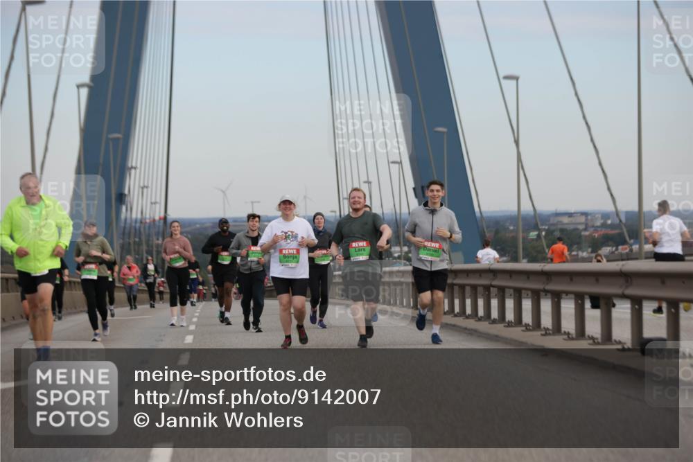 03.10.2025 - Köhlbrandbrückenlauf Jannik Wohlers http://msf.ph/oto/9142007 03.10.2025 15:40:29 Position 1  meine-sportfotos.de