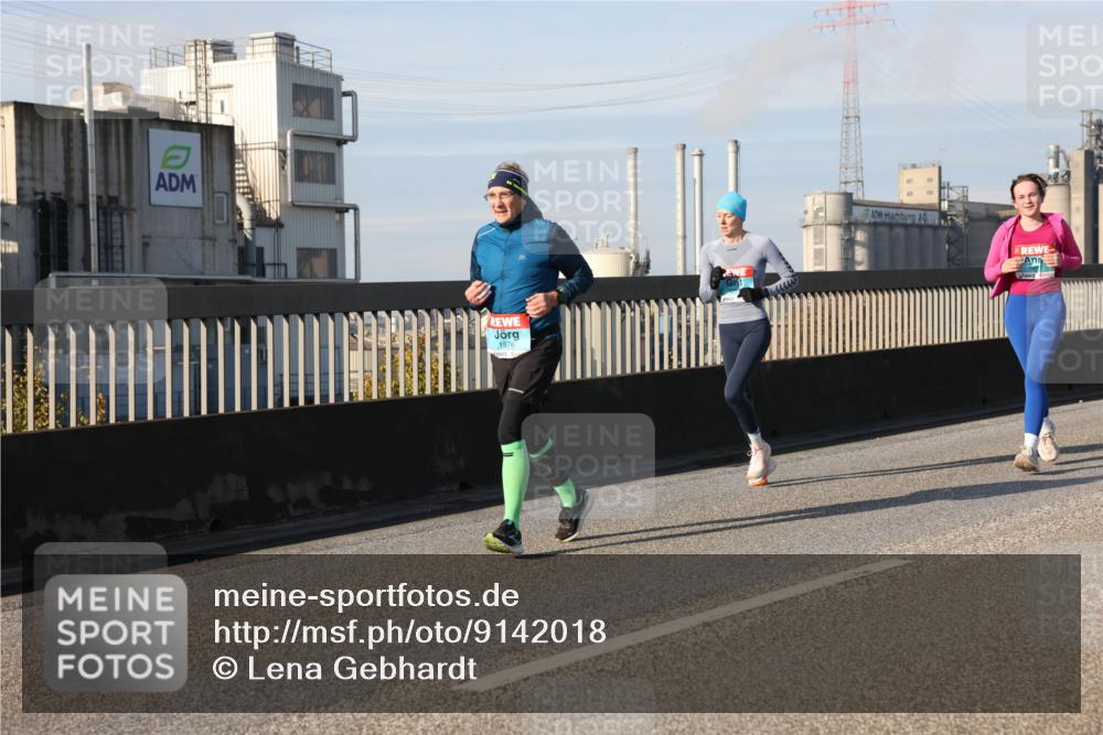 03.10.2025 - Köhlbrandbrückenlauf Lena Gebhardt http://msf.ph/oto/9142018 03.10.2025 09:59:50 Position 2 1576 meine-sportfotos.de