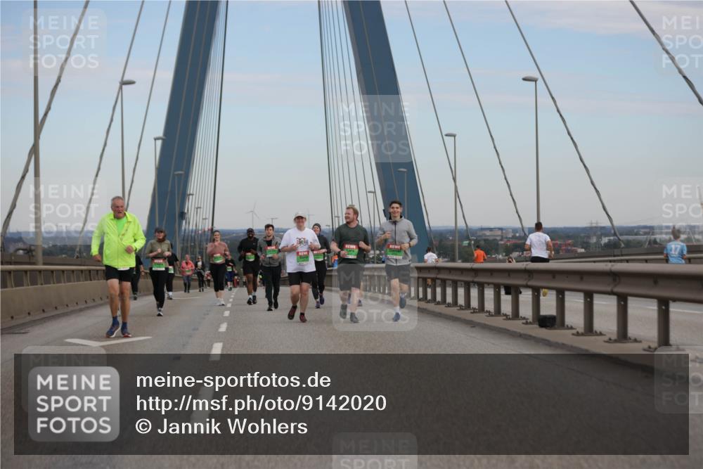 03.10.2025 - Köhlbrandbrückenlauf Jannik Wohlers http://msf.ph/oto/9142020 03.10.2025 15:40:30 Position 1  meine-sportfotos.de