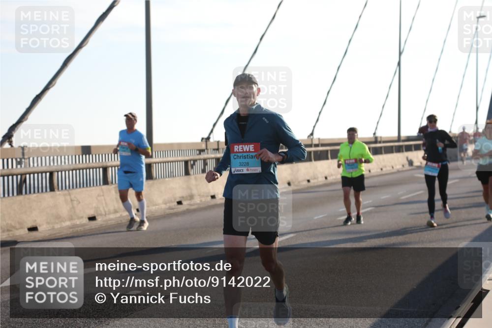 03.10.2025 - Köhlbrandbrückenlauf Yannick Fuchs http://msf.ph/oto/9142022 03.10.2025 08:27:20 Position 2 3228 meine-sportfotos.de