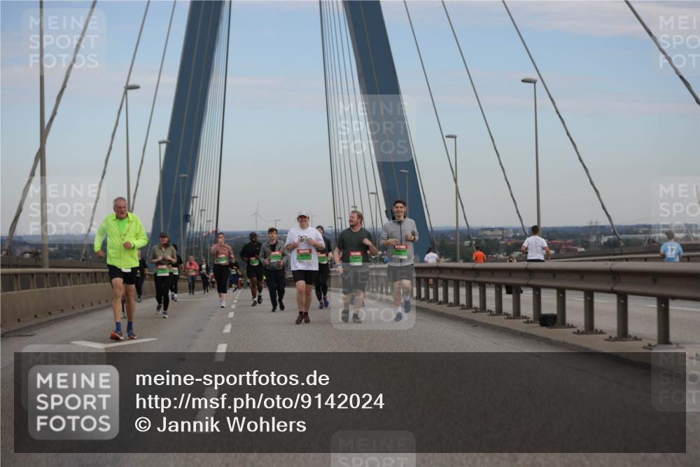 03.10.2025 - Köhlbrandbrückenlauf Jannik Wohlers http://msf.ph/oto/9142024 03.10.2025 15:40:30 Position 1  meine-sportfotos.de