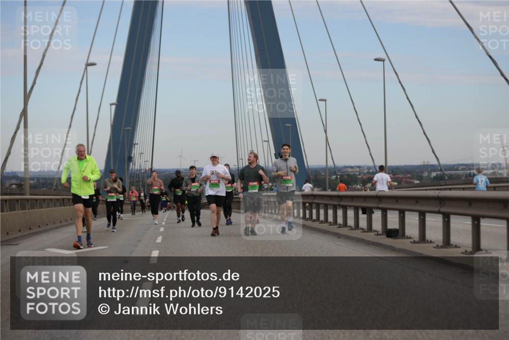 03.10.2025 - Köhlbrandbrückenlauf Jannik Wohlers http://msf.ph/oto/9142025 03.10.2025 15:40:30 Position 1  meine-sportfotos.de