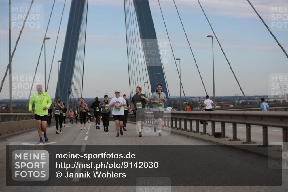 03.10.2025 - Köhlbrandbrückenlauf Jannik Wohlers http://msf.ph/oto/9142030 03.10.2025 15:40:30 Position 1  meine-sportfotos.de