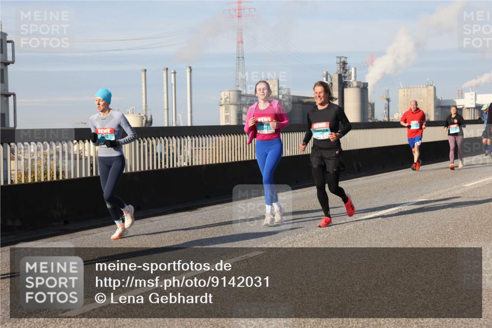 03.10.2025 - Köhlbrandbrückenlauf Lena Gebhardt http://msf.ph/oto/9142031 03.10.2025 09:59:51 Position 2  meine-sportfotos.de
