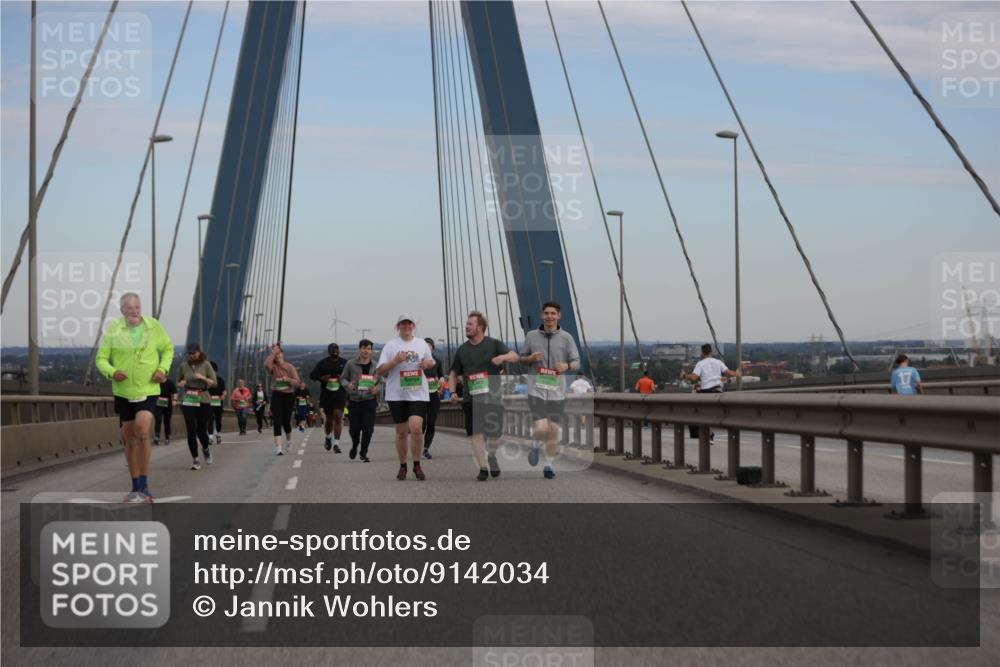03.10.2025 - Köhlbrandbrückenlauf Jannik Wohlers http://msf.ph/oto/9142034 03.10.2025 15:40:30 Position 1  meine-sportfotos.de