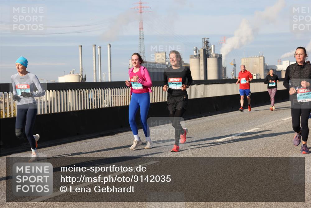 03.10.2025 - Köhlbrandbrückenlauf Lena Gebhardt http://msf.ph/oto/9142035 03.10.2025 09:59:51 Position 2 1467, 1049, 1615 meine-sportfotos.de