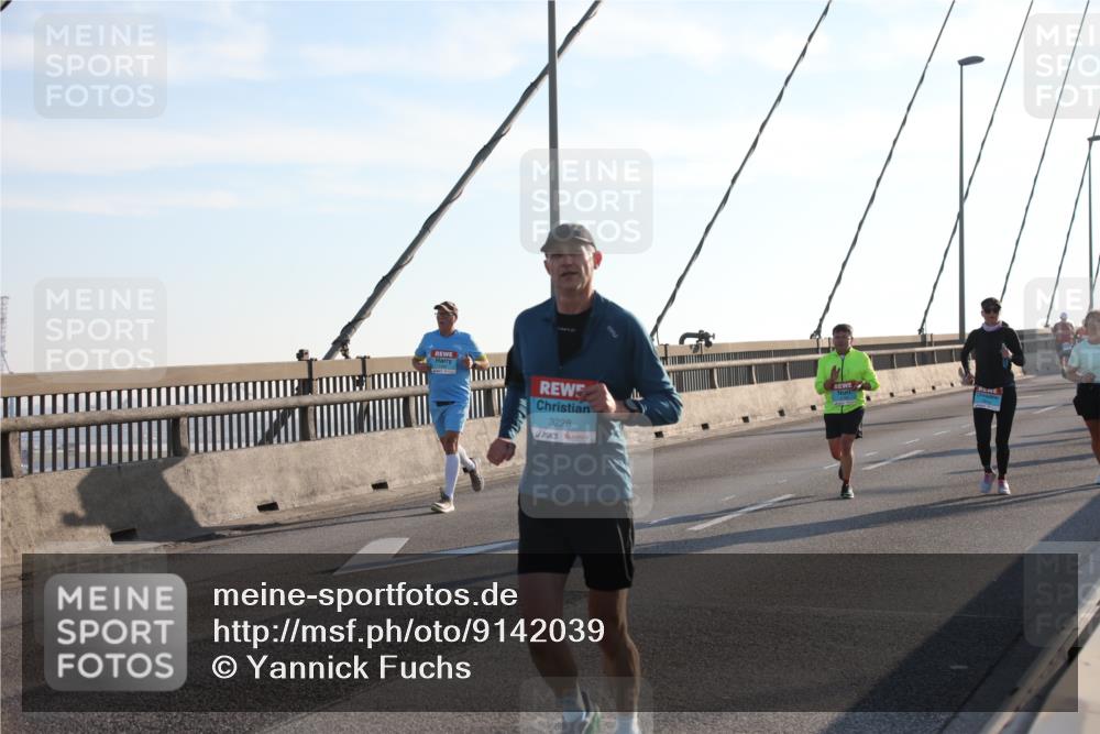 03.10.2025 - Köhlbrandbrückenlauf Yannick Fuchs http://msf.ph/oto/9142039 03.10.2025 08:27:20 Position 2 3228 meine-sportfotos.de