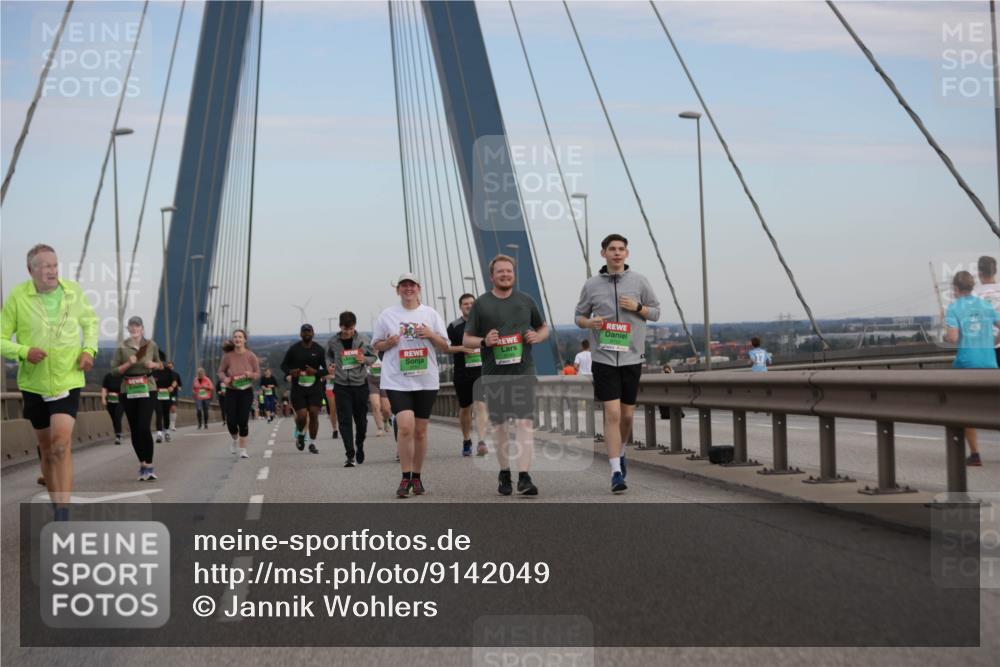 03.10.2025 - Köhlbrandbrückenlauf Jannik Wohlers http://msf.ph/oto/9142049 03.10.2025 15:40:33 Position 1  meine-sportfotos.de