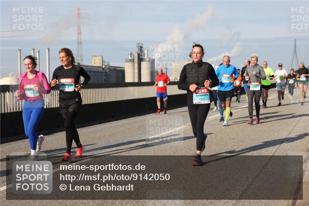 03.10.2025 - Köhlbrandbrückenlauf Lena Gebhardt http://msf.ph/oto/9142050 03.10.2025 09:59:52 Position 2 1467, 1049, 1615 meine-sportfotos.de
