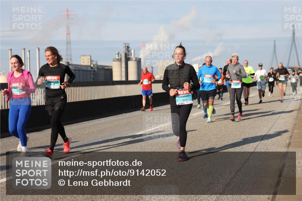 03.10.2025 - Köhlbrandbrückenlauf Lena Gebhardt http://msf.ph/oto/9142052 03.10.2025 09:59:52 Position 2 1467, 1049, 1615 meine-sportfotos.de