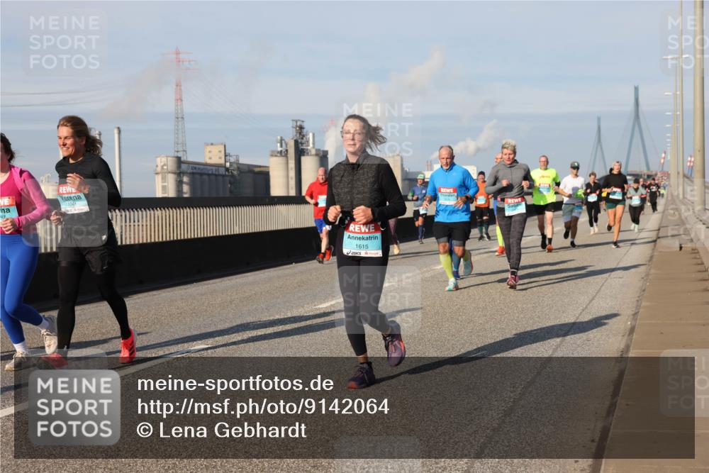 03.10.2025 - Köhlbrandbrückenlauf Lena Gebhardt http://msf.ph/oto/9142064 03.10.2025 09:59:52 Position 2 10, 1615 meine-sportfotos.de