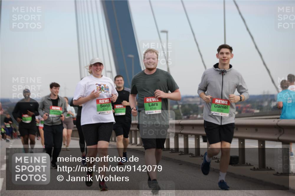 03.10.2025 - Köhlbrandbrückenlauf Jannik Wohlers http://msf.ph/oto/9142079 03.10.2025 15:40:34 Position 1 8751, 8749, 8750, 30, 42 meine-sportfotos.de
