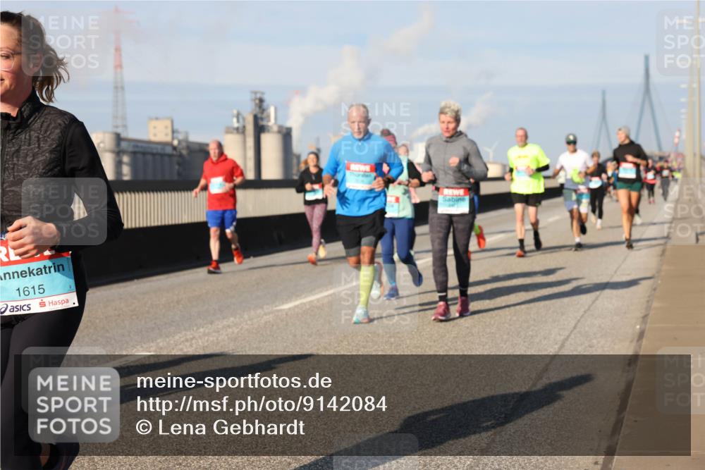 03.10.2025 - Köhlbrandbrückenlauf Lena Gebhardt http://msf.ph/oto/9142084 03.10.2025 09:59:53 Position 2 1615 meine-sportfotos.de
