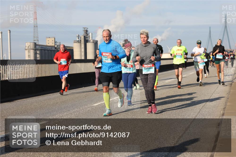 03.10.2025 - Köhlbrandbrückenlauf Lena Gebhardt http://msf.ph/oto/9142087 03.10.2025 09:59:53 Position 2 3676, 1911, 2421 meine-sportfotos.de