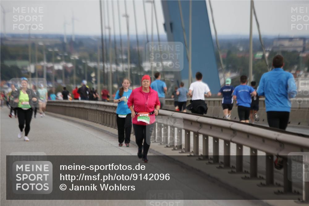 03.10.2025 - Köhlbrandbrückenlauf Jannik Wohlers http://msf.ph/oto/9142096 03.10.2025 15:41:17 Position 1 37 meine-sportfotos.de
